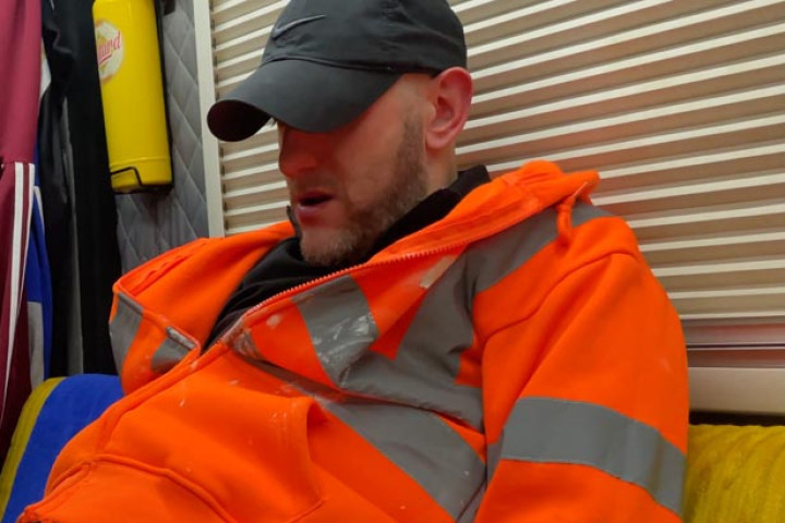 10" HORSE HUNG RANDOM DRAGGED TO BACK OF VAN AND FUCKED AT TRUCK STOP