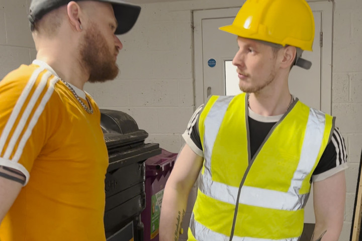 Verbal horny asf resident persuades local builder to come upstairs for a quick fuck