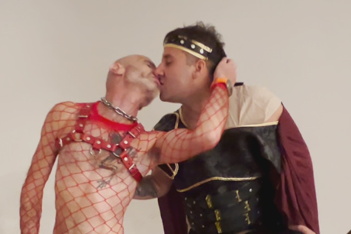 HALLOWEEN ESCAPE ROOM PARTY FUCK