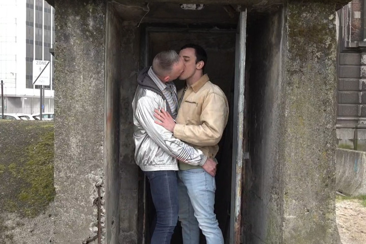 HARD AGGRO SKIN DICKING DOCKSIDE