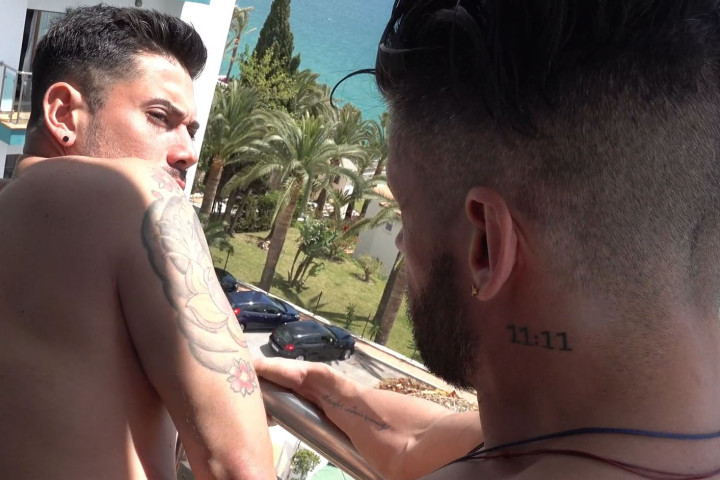 EXHIBITIONIST TONED LADS FUCK FULL VIEW BALCONY DURING ORGY