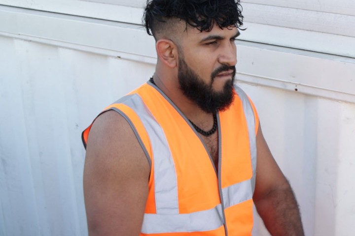 QUICK CHEEKY OUTDOOR BAREBACKING